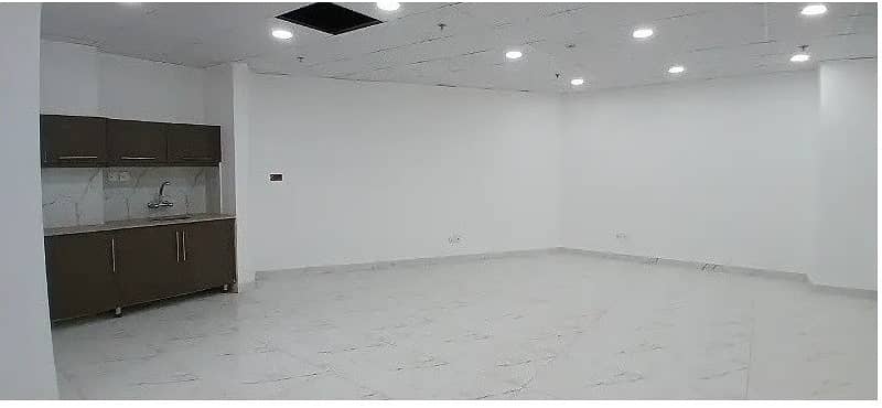 Area 800 Square Feet Brand New Corporation Office Available For Rent In Main Boulevard Road Gulberg 3 Lahore 9