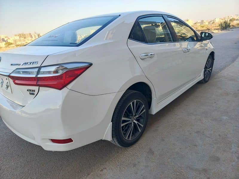 Toyota Altis Grande 2018 4