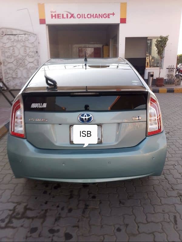 Toyota Prius G 2013 1