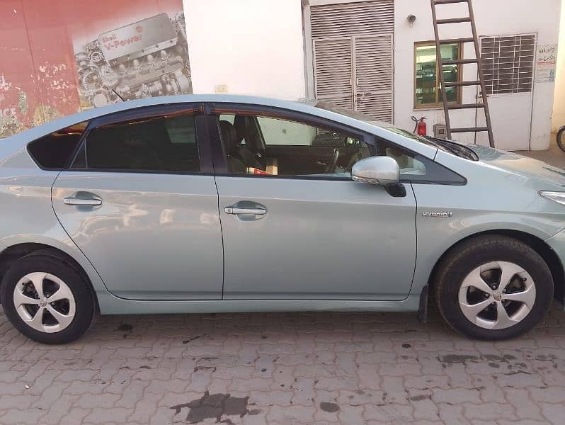 Toyota Prius G 2013 3