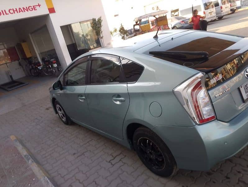 Toyota Prius G 2013 4