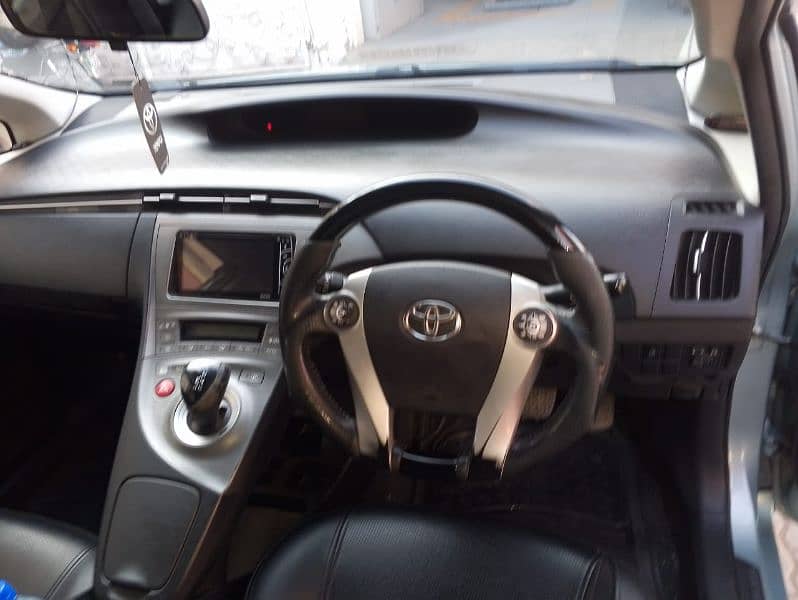 Toyota Prius G 2013 6