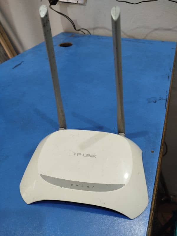 TP-Link Wireless Router 0