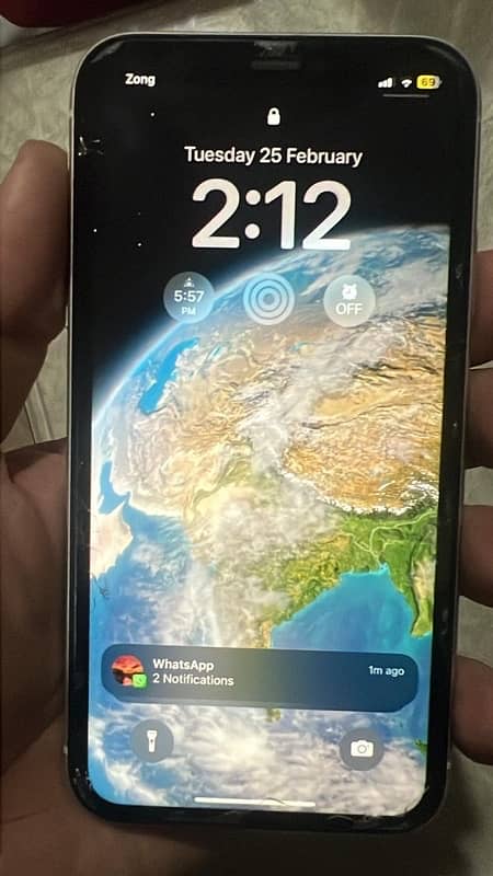 iphone 11 128GB - PTA approved white 6