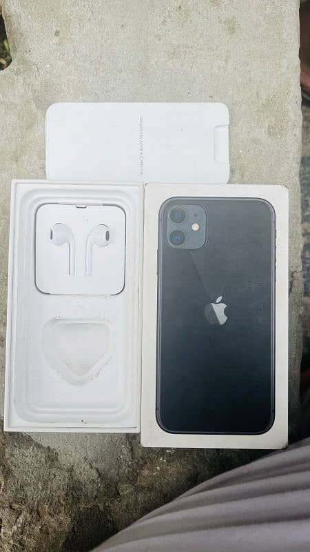 Apple iPhone 11 128 GB fu with box sale and exchange 13