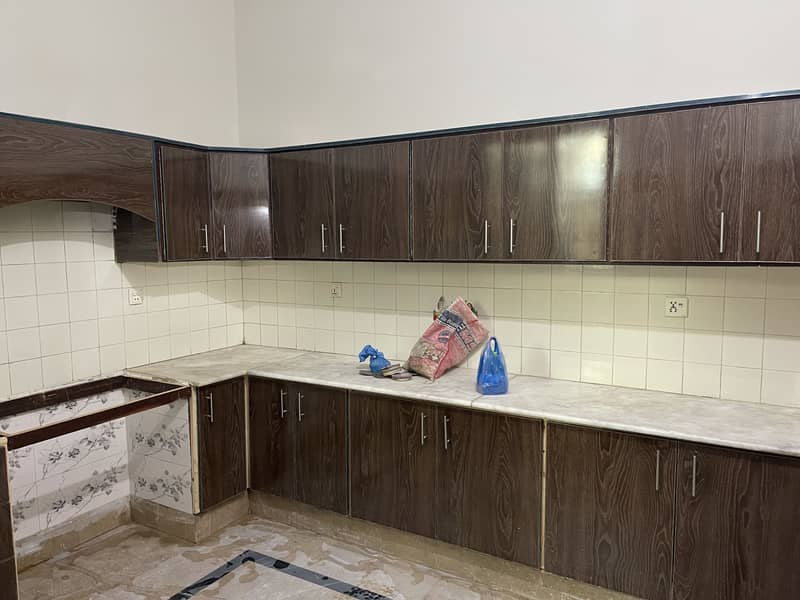 10 Marla Lower Portion Rent Near To Main Road Prime Location 10