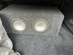 2 heavy subwoofers heavy bass