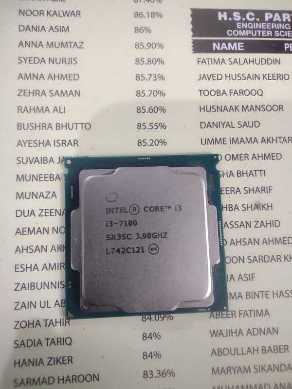 Intel i3 7100 (only tray) 0