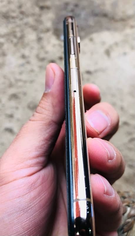 iphone XS 64 GB( non-pta) 1