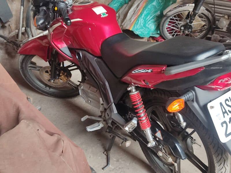 Gsx 125 new bike hai only 1500 km chli hai 1st owner hoon 1