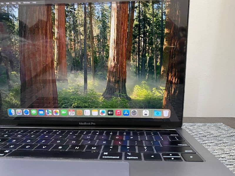 MacBook Pro 2018 (13”) – Fast, Sleek & Ready to Perform!" 6