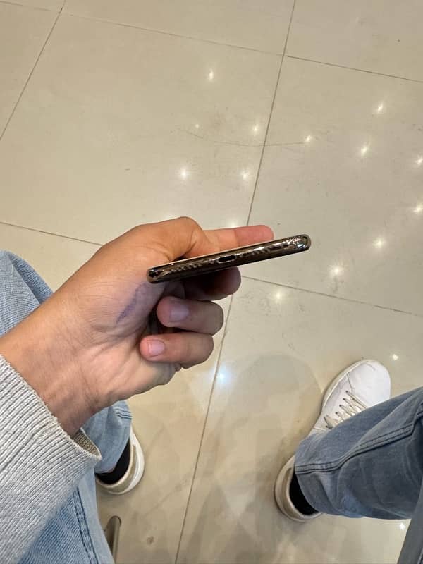 Iphone Xs max 6