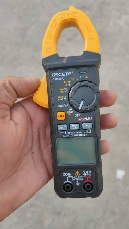 Clamp meter High DC Voltages 1700v/dc. GSCETE CM550A 1