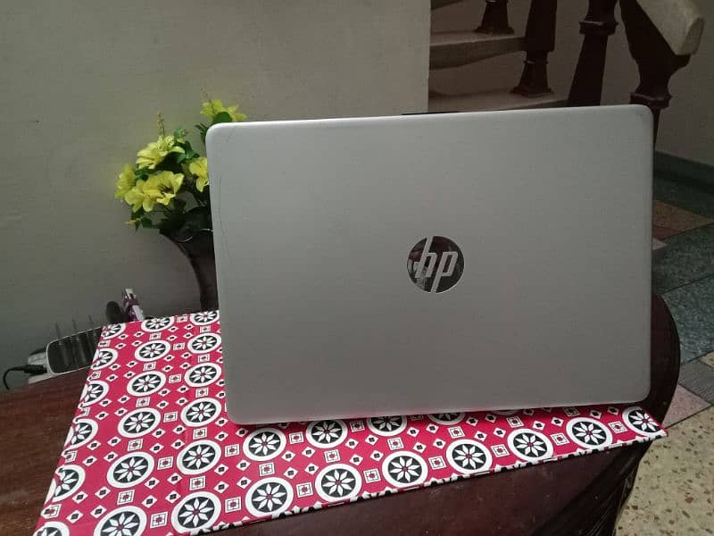 HP 14 G7 core i7 10th gen quad core 1080p 0