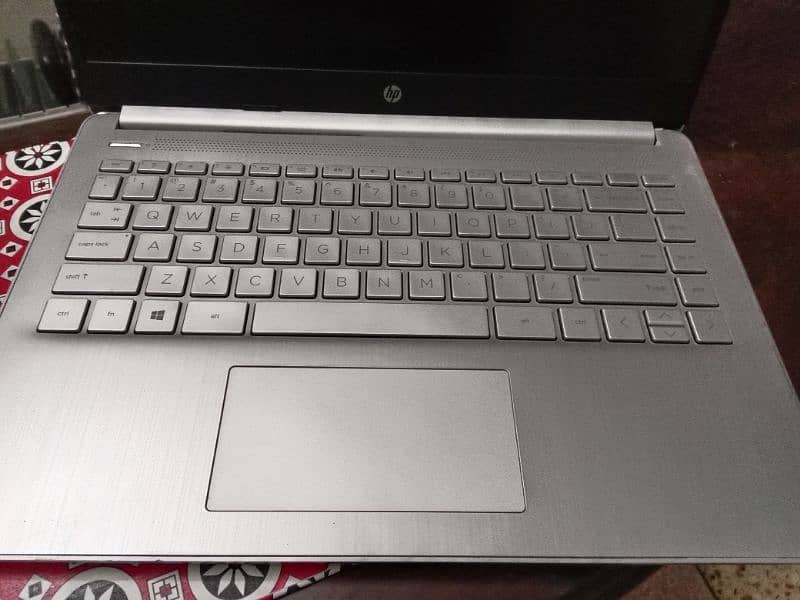 HP 14 G7 core i7 10th gen quad core 1080p 1