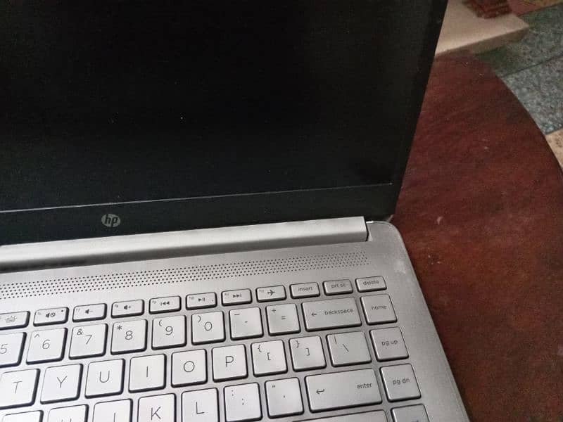 HP 14 G7 core i7 10th gen quad core 1080p 2