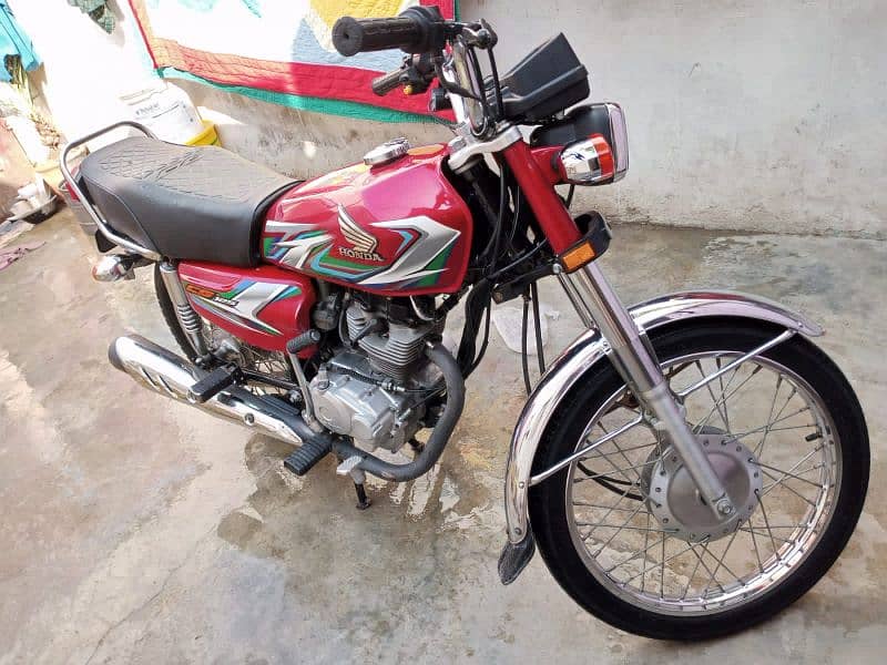 Honda 125 2023 k advance m li thi 2022 k 10 mehiny ki registration ha 0