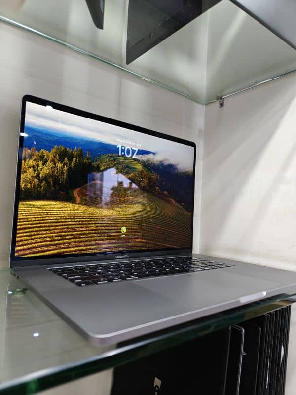 Apple Macbook Pro 2019 16' 1