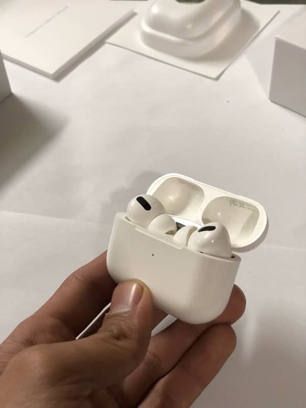 Air Pods Pro 4