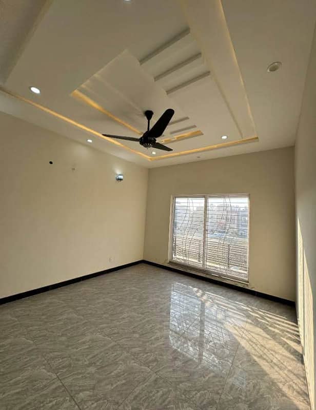 Bahria orchard Lahore rent option available 8 mrala house renew all to all 2