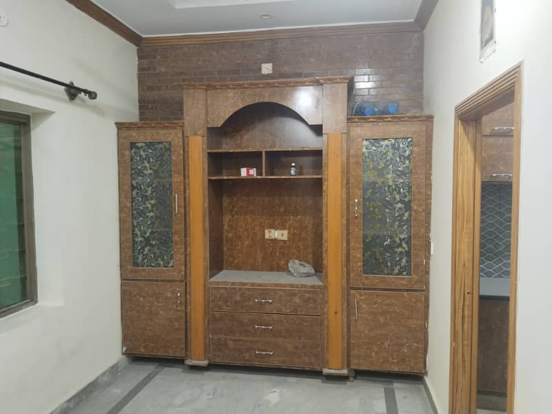 Ghouri town pH 7 Near by Fowra Chok first floor water electrity Available 2