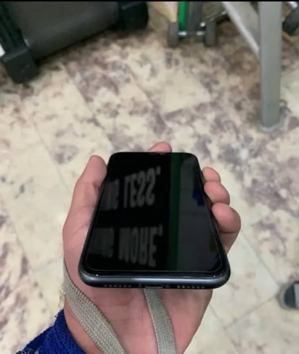 iphone 11 64gb jv for urgent sale 4