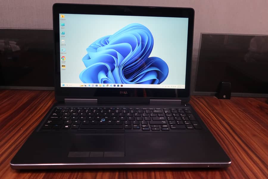 Gaming Laptop Dell Precision 7520 Ci7 7th Gen Workstation,Touch Screen 3