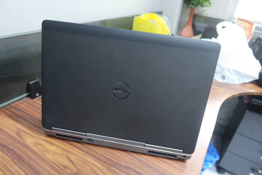 Gaming Laptop Dell Precision 7520 Ci7 7th Gen Workstation,Touch Screen 7