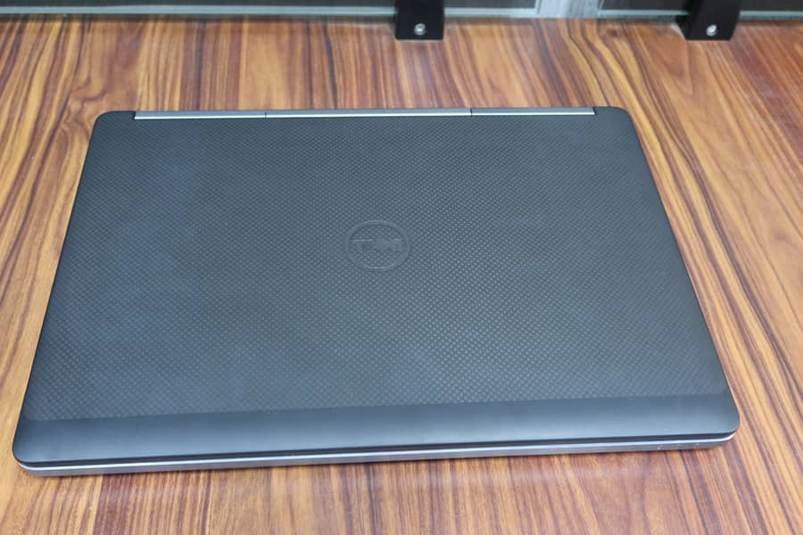 Gaming Laptop Dell Precision 7520 Ci7 7th Gen Workstation,Touch Screen 9
