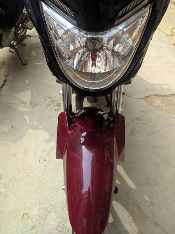 CB150F Red colour Model 24 Dec unregistered 4