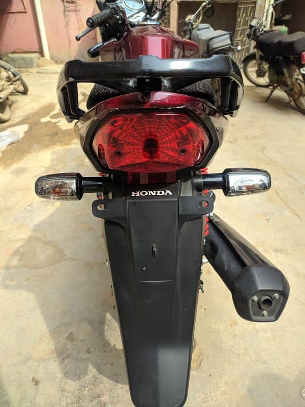 CB150F Red colour Model 24 Dec unregistered 9