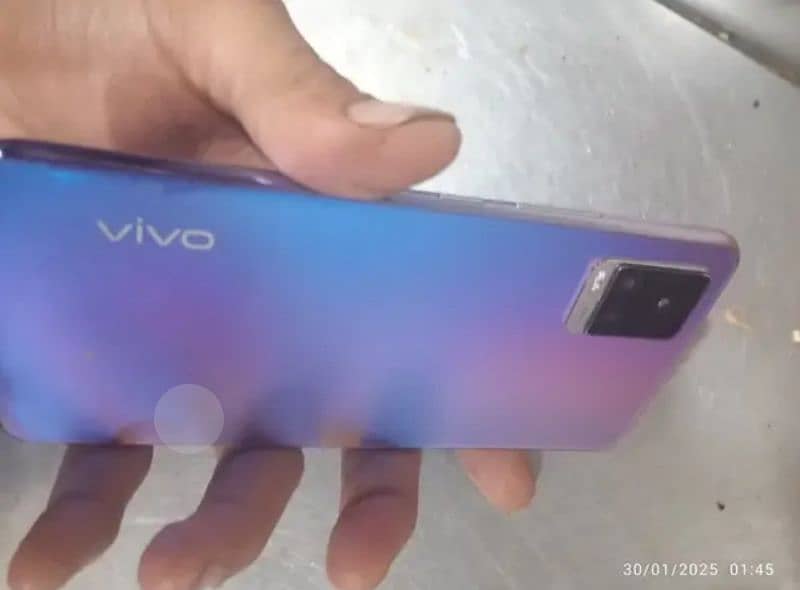 Vivo v20 8/128 Price 32000 1