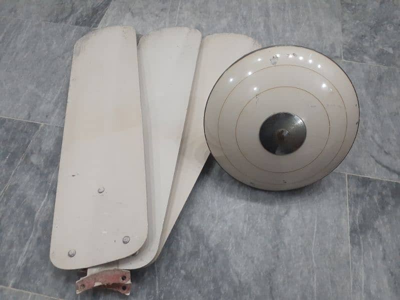 3 Ceiling Fans Pak Fans– Used but Like New! 4