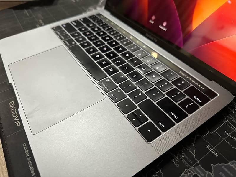 Macbook Pro 13 inch (2017) 8 - 256 2