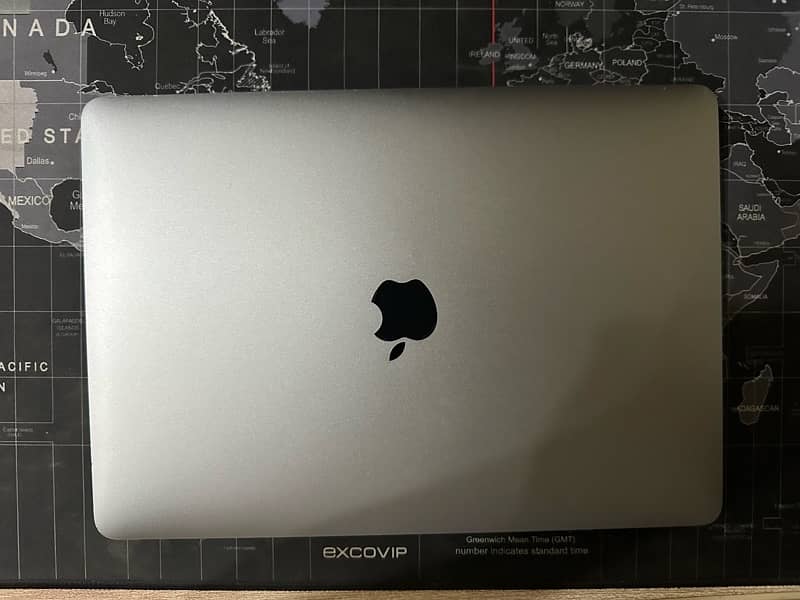 Macbook Pro 13 inch (2017) 8 - 256 3