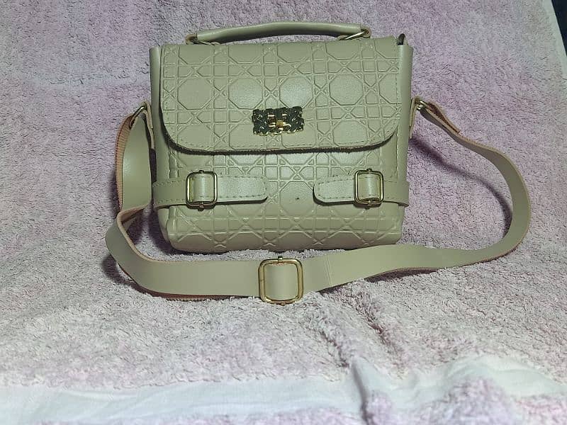 "Luxury Beige Handbag – Classy, Spacious & Affordable!" 4