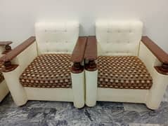 3+2 SEATER SOFA SET IN GOOD CONDITION FOR SALE