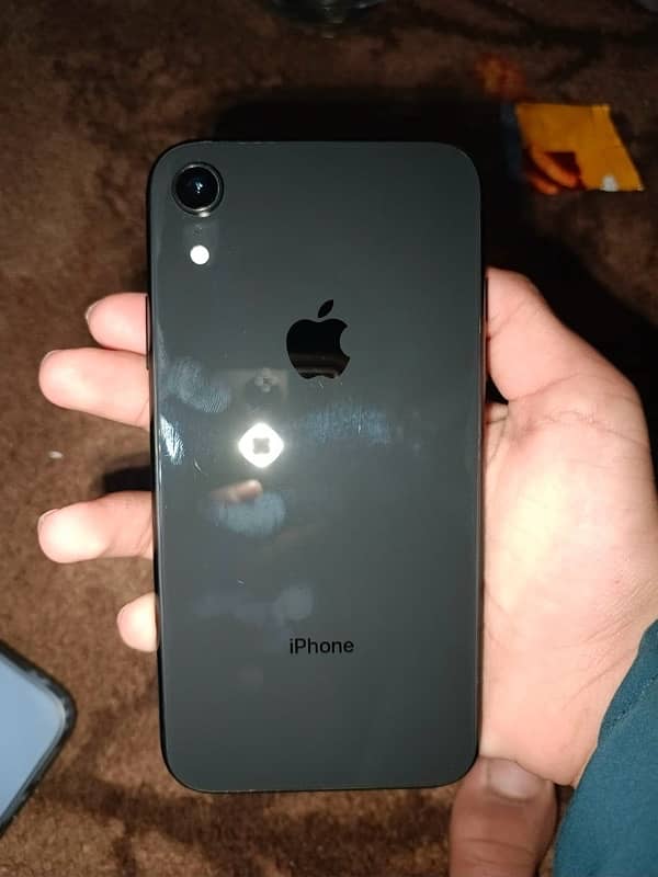 iPhone XR in used 5