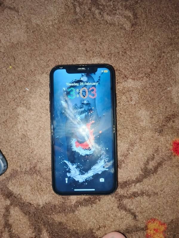 iPhone XR in used 8