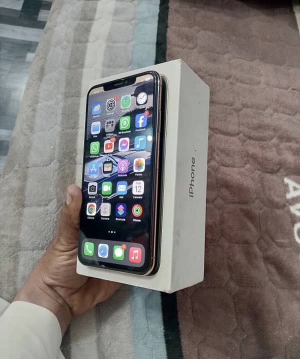 Iphone XS Max PTA Approved with Box 4