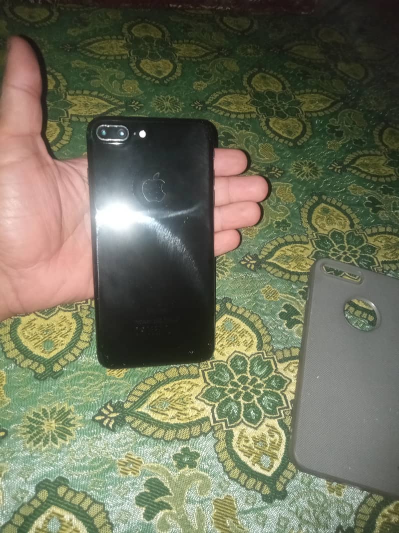 Apple iPhone 7 Plus 1