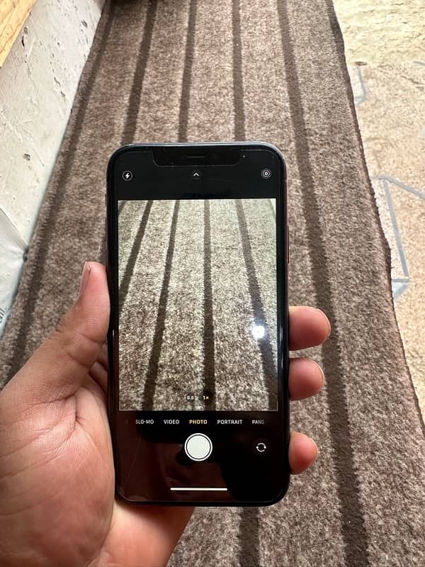 IPHONE  11 64 GB FACTORY UNLOCK 0