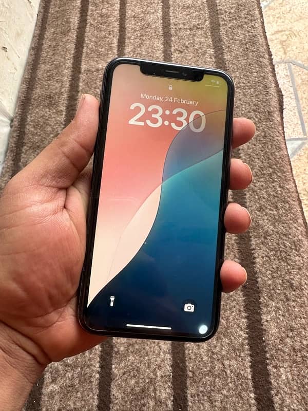 IPHONE  11 64 GB FACTORY UNLOCK 1