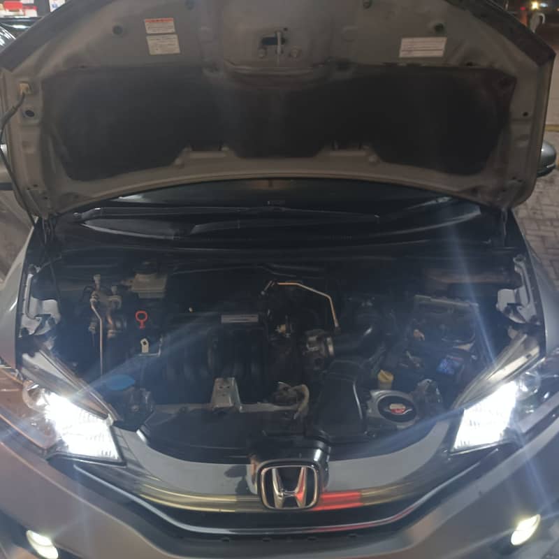 Honda Fit 1.5 Hybrid Base Grade 2018 4