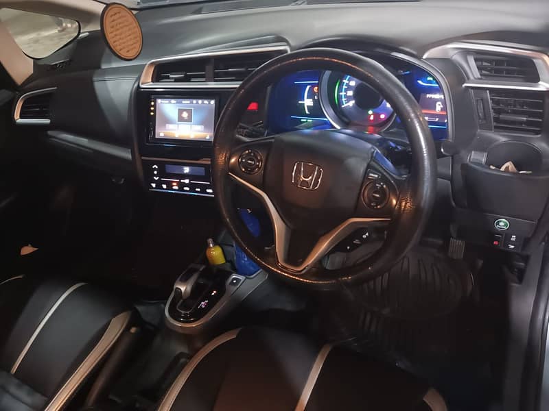 Honda Fit 1.5 Hybrid Base Grade 2018 9