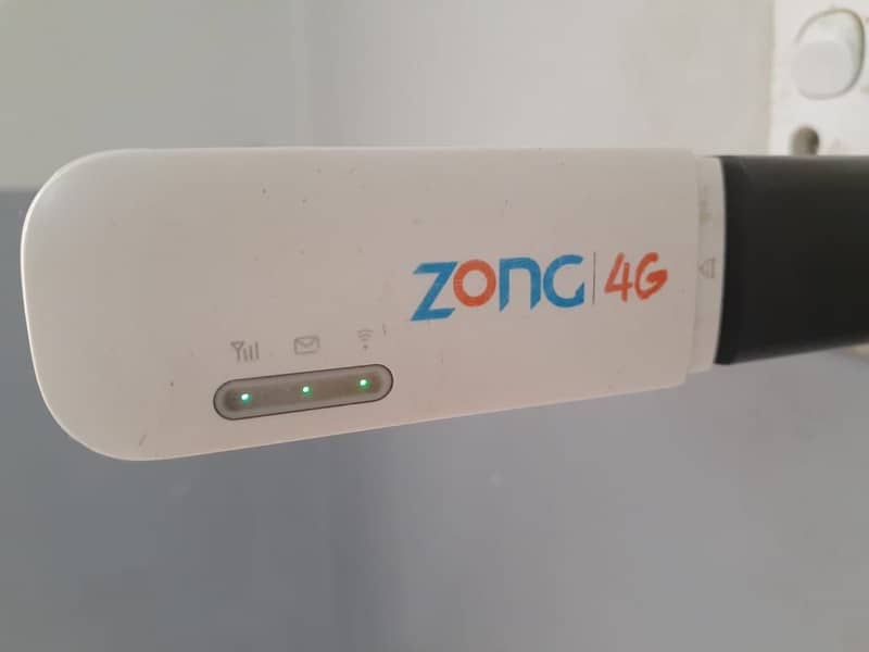 Zone 4G USB Device Good Working Condition 0