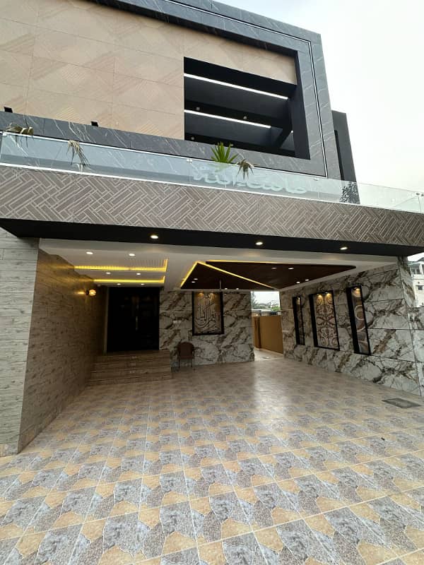 Luxurious 1 Kanal Semi-Furnished House With Basement for Sale in Nishtar Block, Bahria Town Lahore. 2