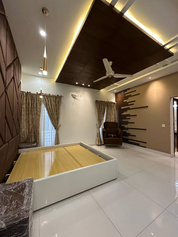 Luxurious 1 Kanal Semi-Furnished House With Basement for Sale in Nishtar Block, Bahria Town Lahore. 14