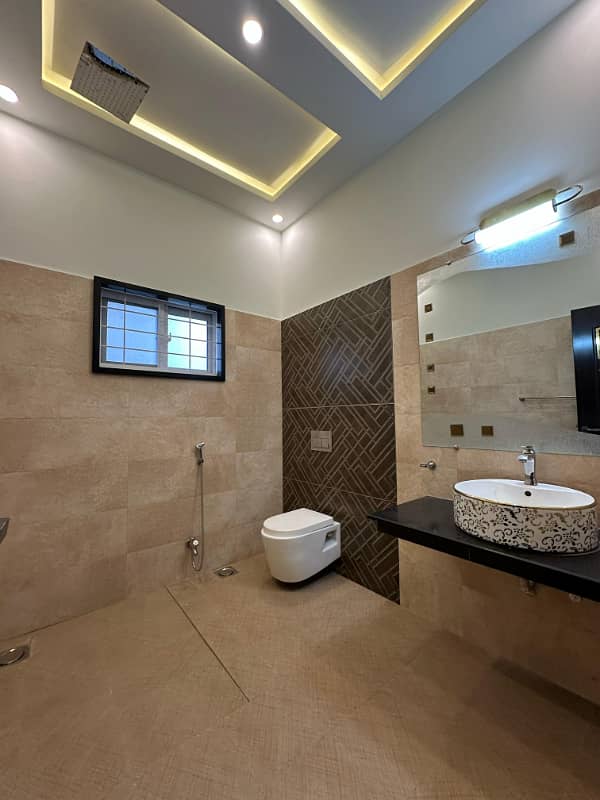 Luxurious 1 Kanal Semi-Furnished House With Basement for Sale in Nishtar Block, Bahria Town Lahore. 15