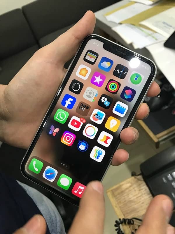 iPhone XR 3